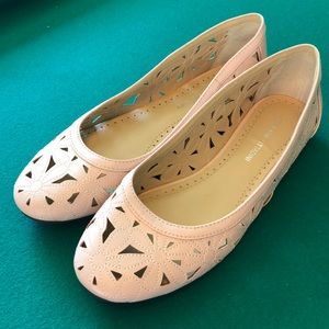 New Blush/Nude Pink Adrienne Vittadini Flats